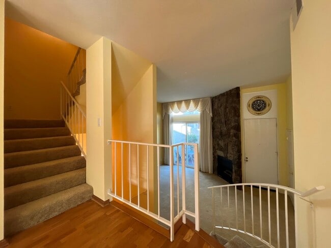 Building Photo - READY FOR MOVE-IN! 2+2.5 w/bonus room + al...