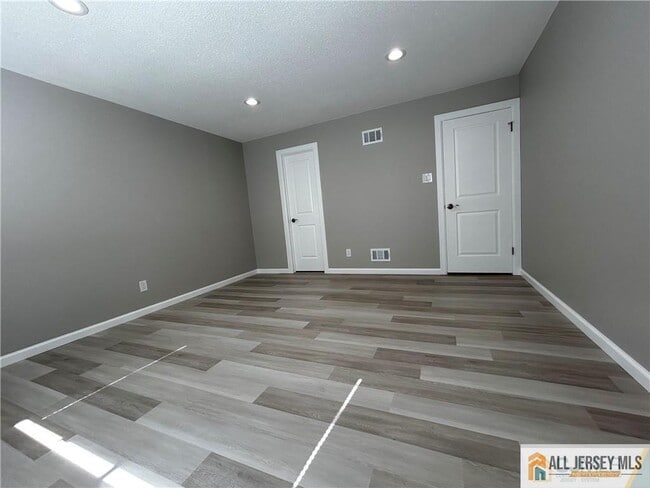 Building Photo - 13 Sweetgum Ln