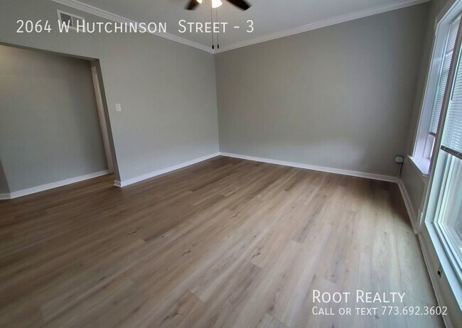 Building Photo - Lincoln Square / North Center – Modern Top...
