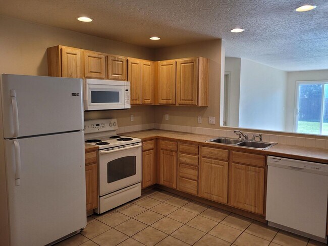 Building Photo - 4450 N Mooney Falls Way