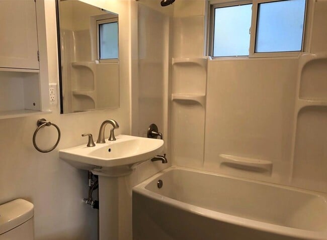 Building Photo - 248 Avenida Cabrillo