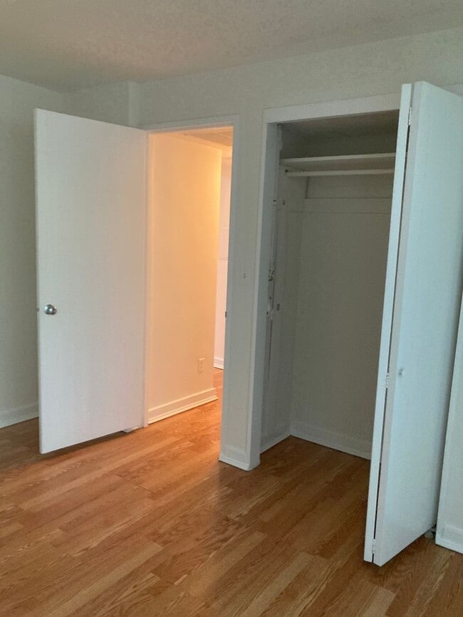 Building Photo - Impeccable 2 Bed 2 Bath Condo With Breatht...