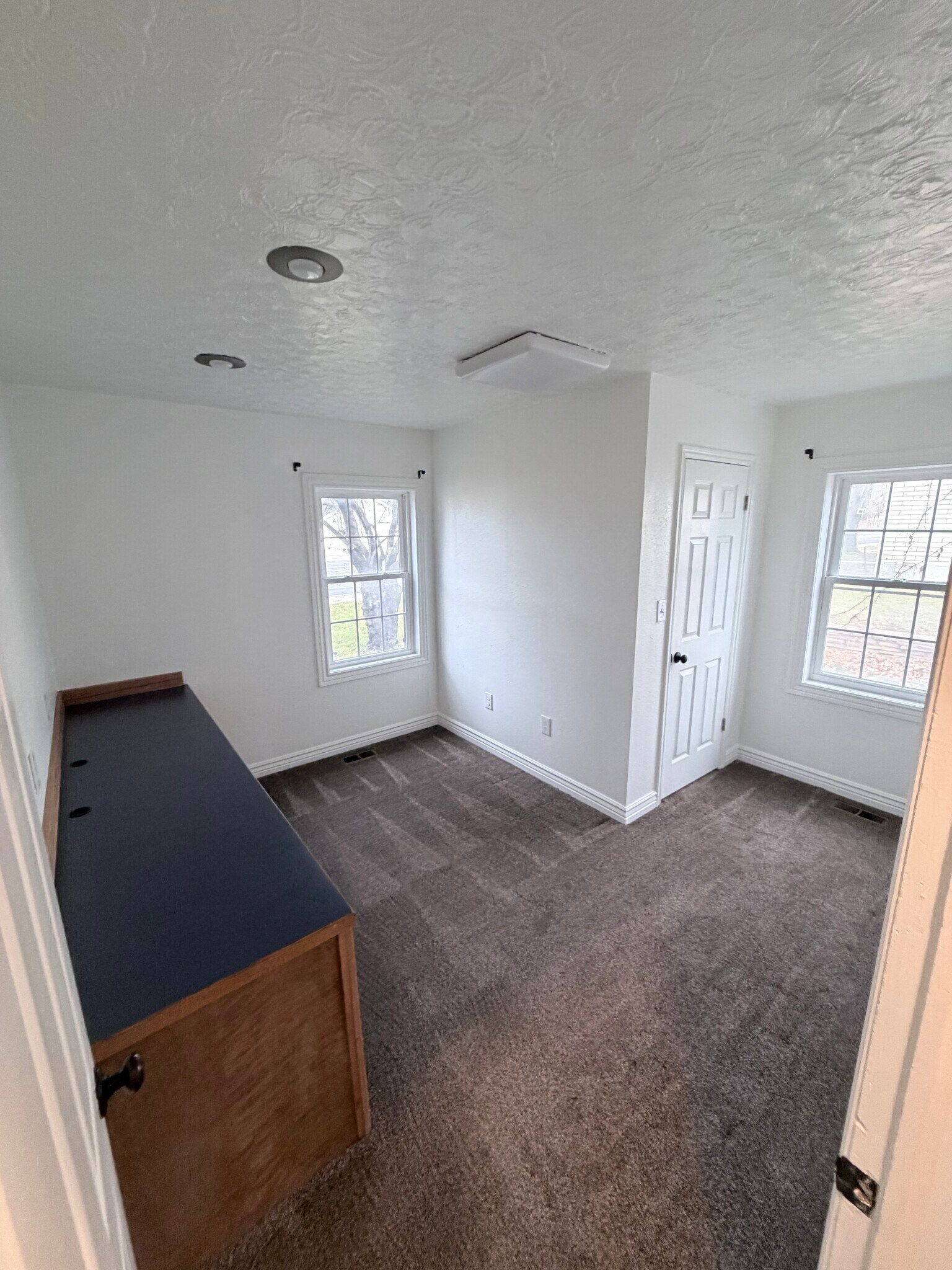 Building Photo - 306 E 900 N