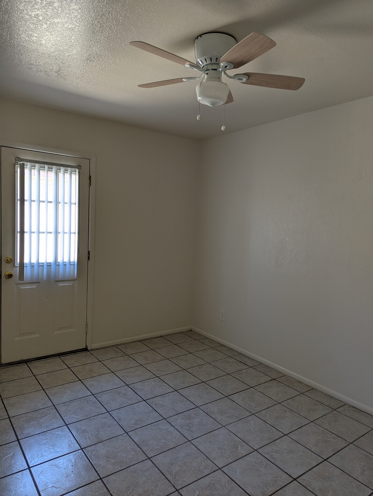 Building Photo - 343 N 93rd St