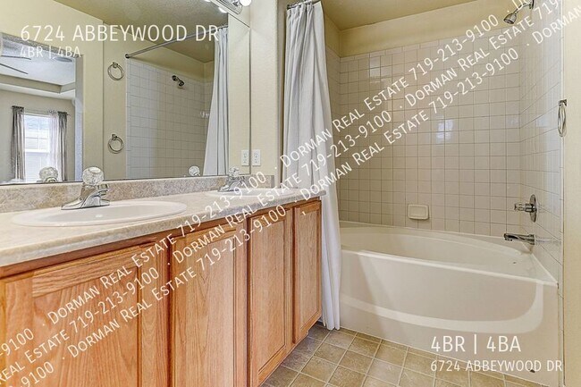 Building Photo - 6724 Abbeywood Dr