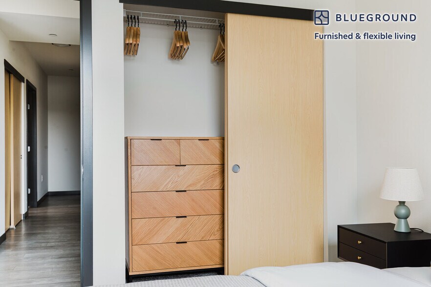 Building Photo - 15511 NE 22 Pl