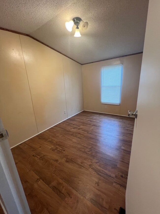 Building Photo - 3 Bedroom 2 Bath Mobile Home located in South Lake Charles