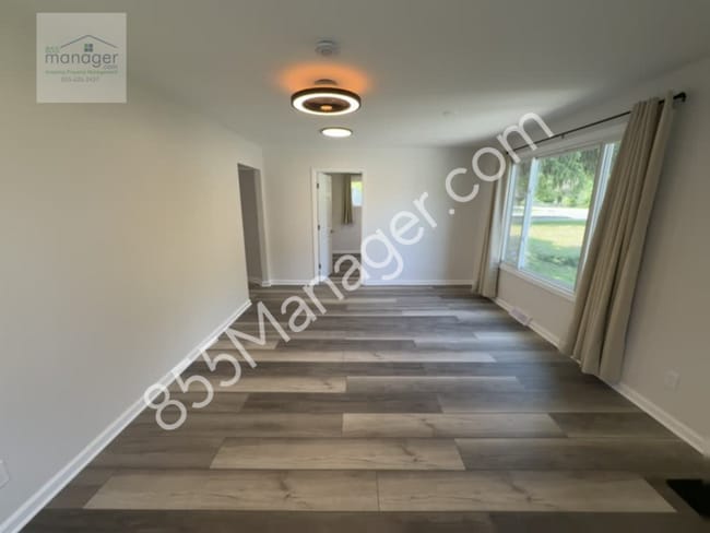 Building Photo - Fully Renovated 3-Bedroom Home with Sunroo...