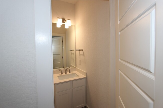 Building Photo - 589 Peace Dr