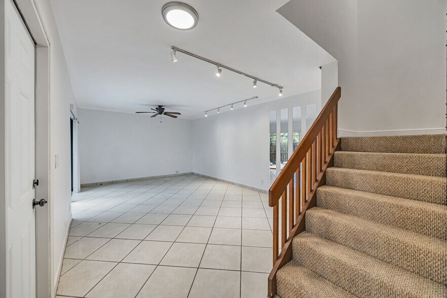Building Photo - 7506 Courtyard Run E