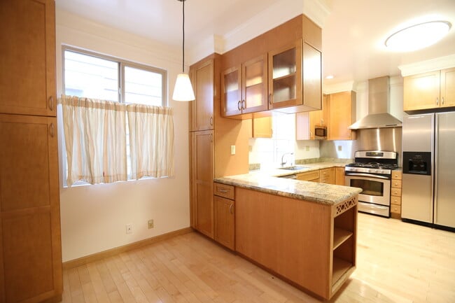 Building Photo - 2566-2568 22nd Avenue