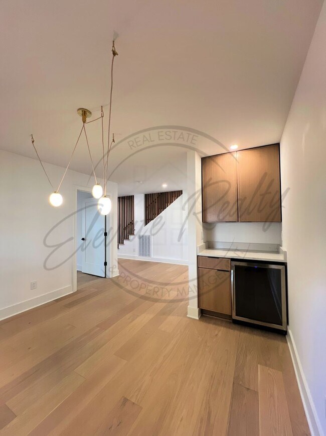 Building Photo - Modern Elegance in the Heart of Nashville ...