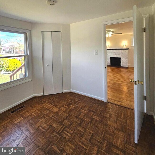 Building Photo - 2910 16th St S