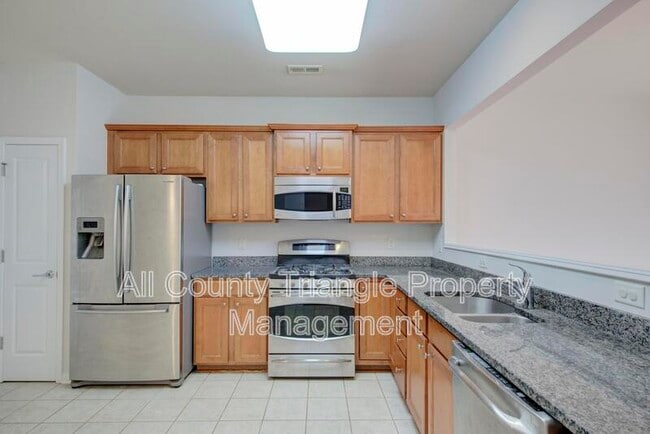 Building Photo - 408 Dyersville Dr