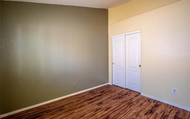 Building Photo - 3Bdrm / 2Ba  Bright & Clean near Thorneydale/Hardy
