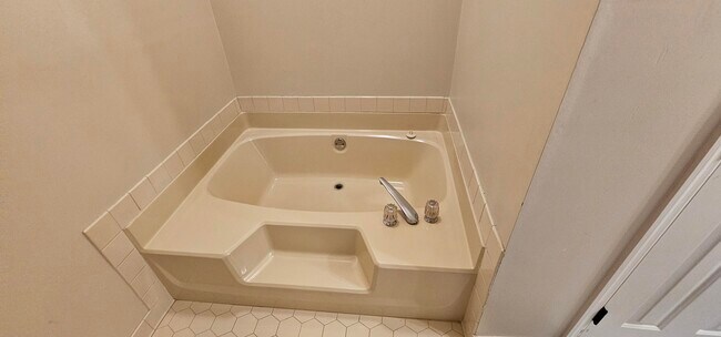 Building Photo - 812 Cape Cod Ct