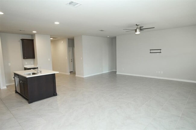 Building Photo - 8052 Massa Dr