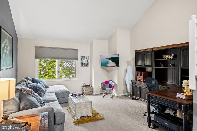 Building Photo - 1410 Chanticleer