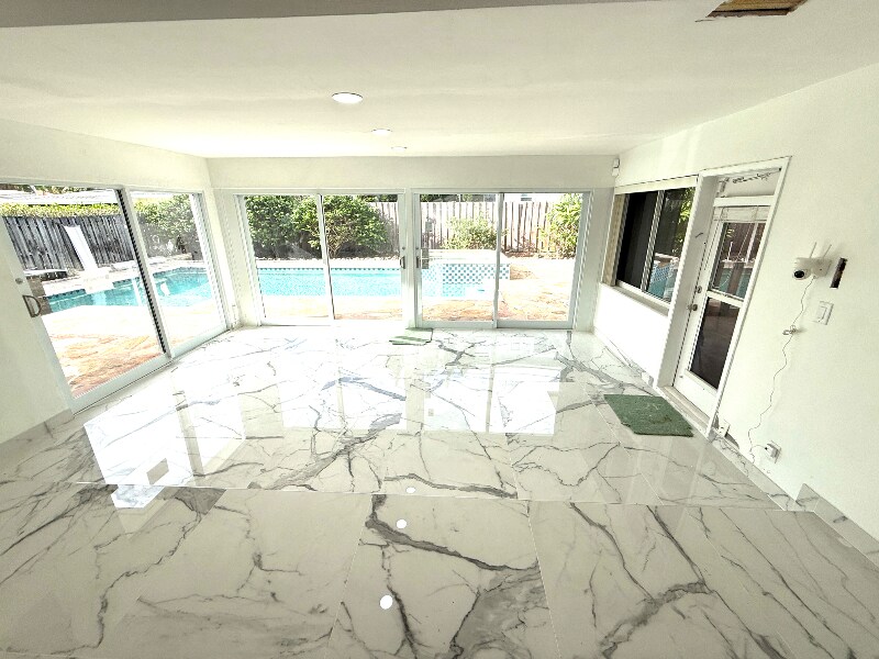 Building Photo - 2685 SE 5th St