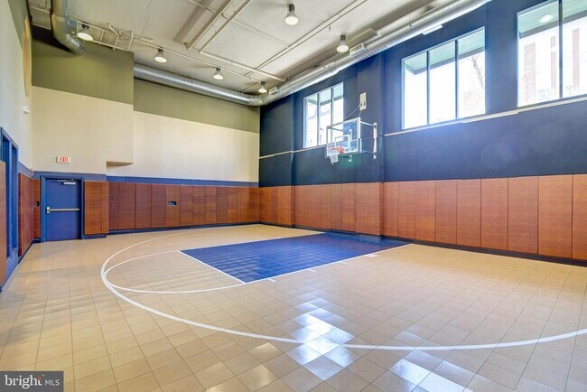 Building Photo - 2665 Prosperity Ave