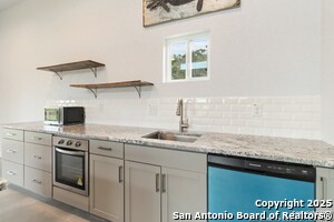 Building Photo - 462 Ledgeview Dr