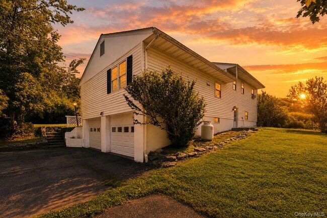 Building Photo - 249 Ridge Rd