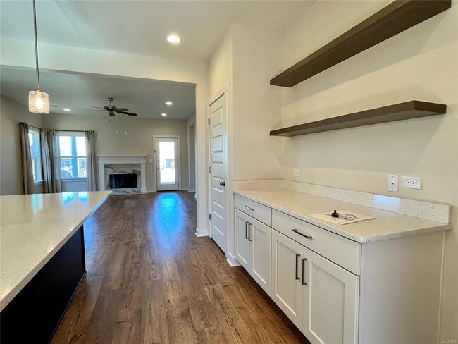 Building Photo - 876 Hedgefield Way