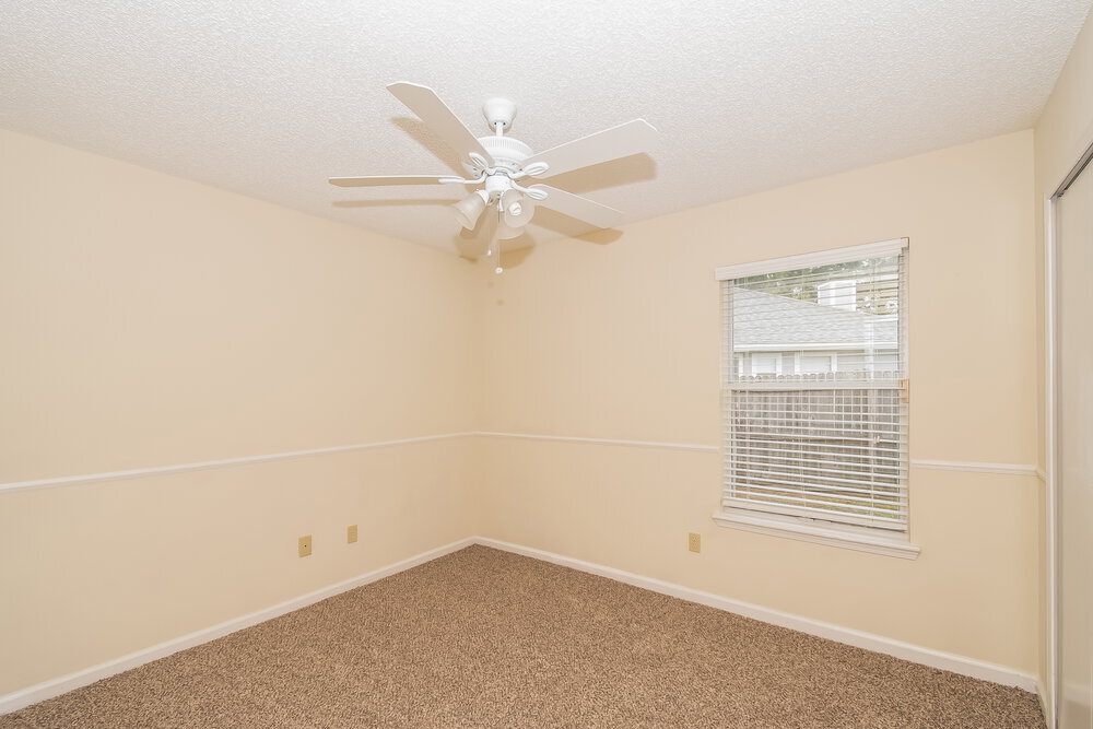 Building Photo - 407 Rolling Rock Ct