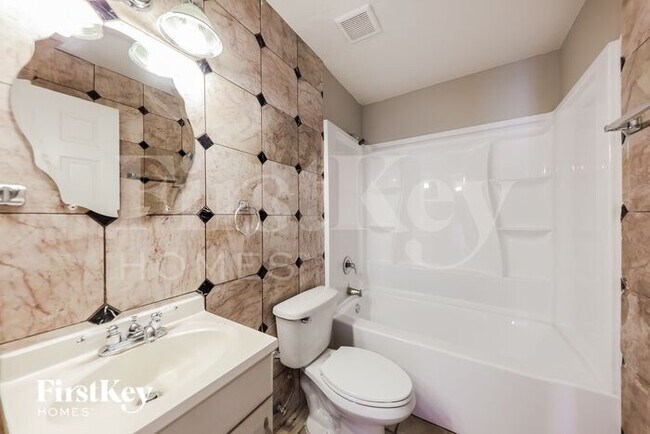 Building Photo - 17834 N 33rd Dr