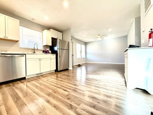 Building Photo - 3 Bedroom Ranch Home Available February, 2026 ($1,750 Monthly)