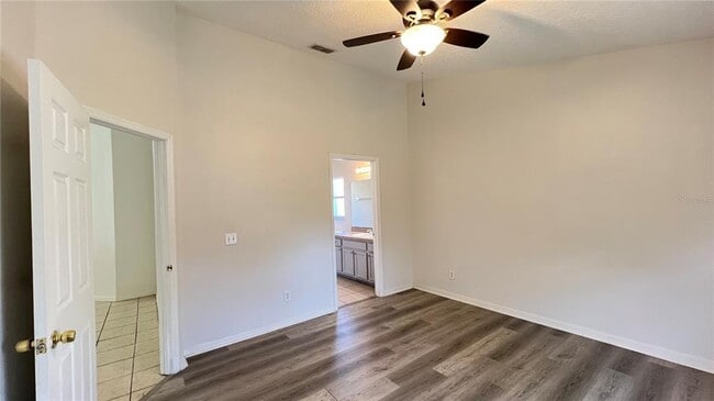 Building Photo - 1140 Cedarwood Way