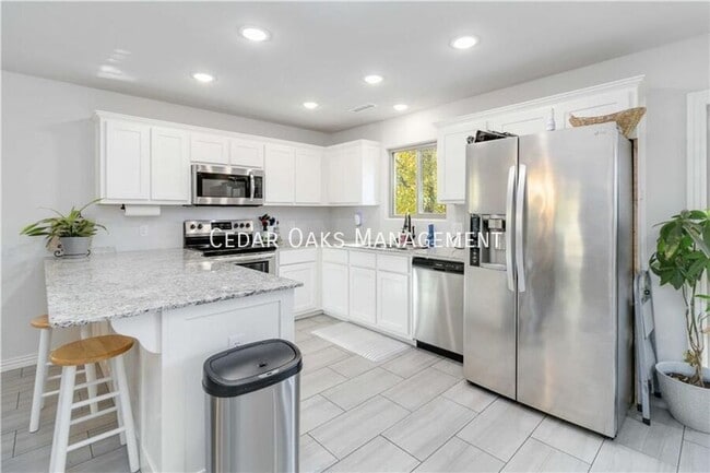 Building Photo - 645 Sugar Creek Rd