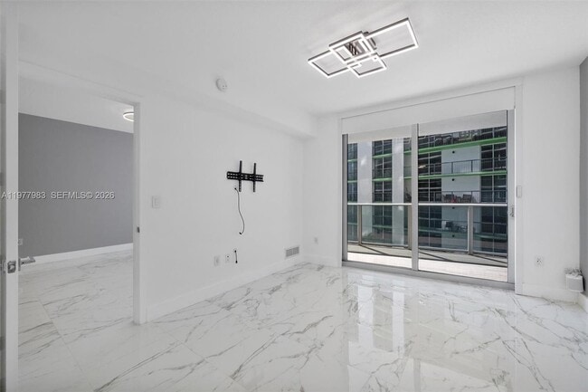 Building Photo - 488 NE 18th St