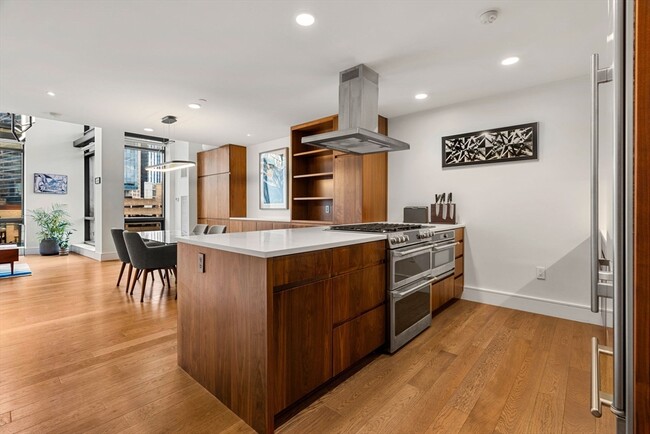 Building Photo - 45 Province St