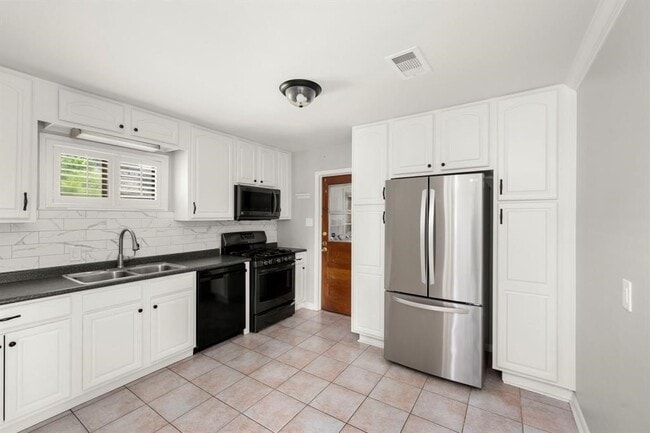 Building Photo - 1801 Oxford St