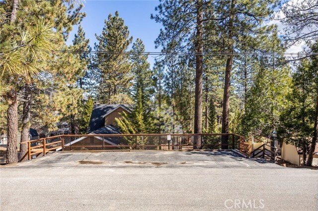 Building Photo - 547 Chipmunk Ln