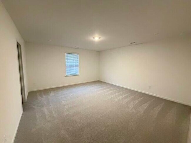 Building Photo - 105 Elijah St