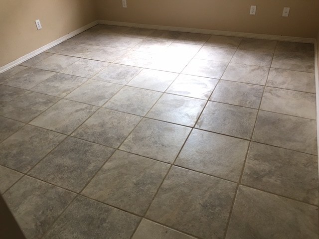 Building Photo - 1306 W Kiwi