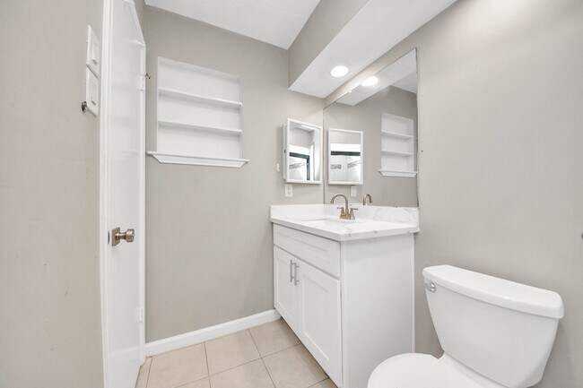 Building Photo - 10707 Shannon Hills Dr