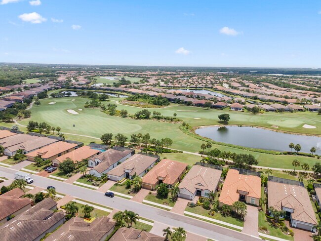 Building Photo - 4622 Benito Ct