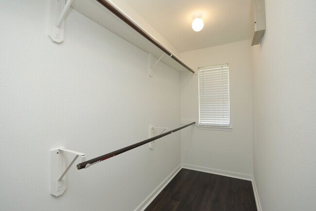 Building Photo - 25215 Aughton Dr