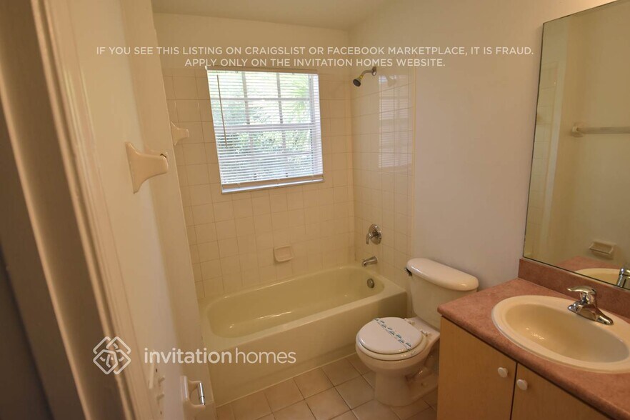 Building Photo - 4293 SW 128th Ave