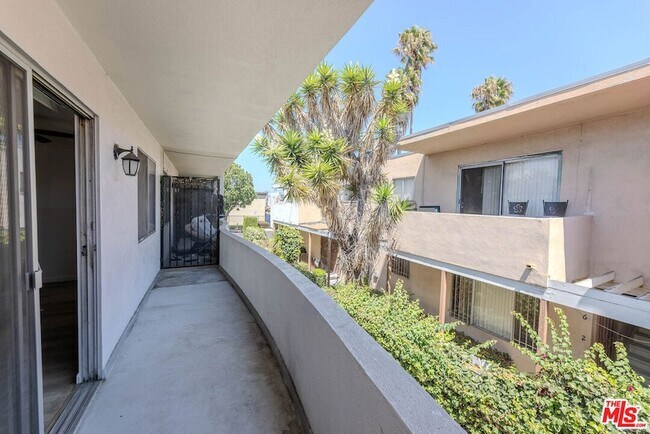 Building Photo - 1426 Orange Grove Ave