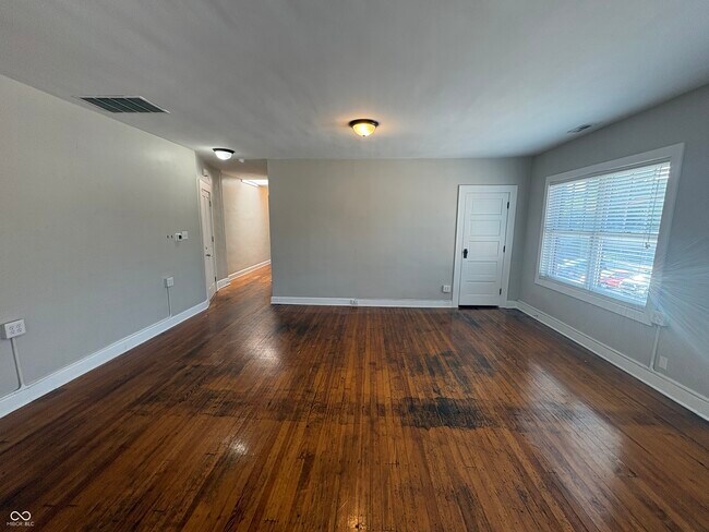 Building Photo - 4842 N College Ave