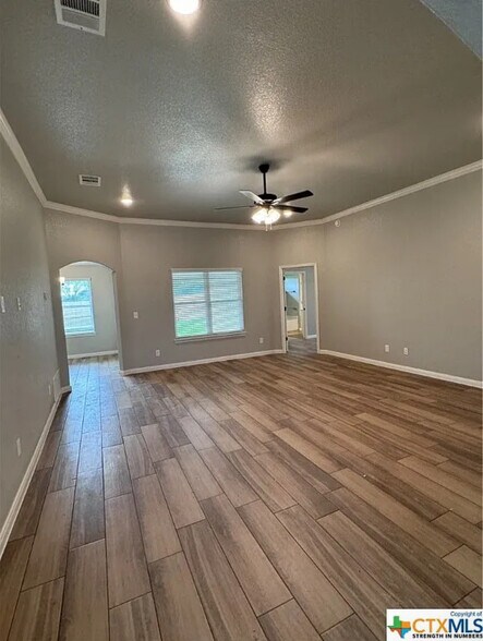 Building Photo - 6100 Aquilla Dr