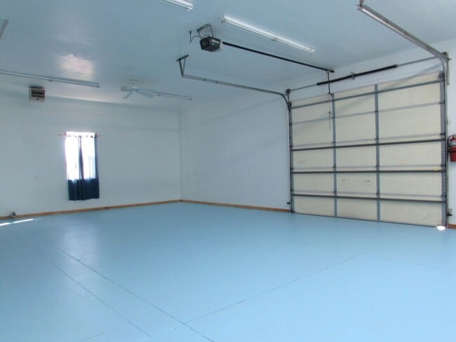 Building Photo - 3271 C 1/2 Road