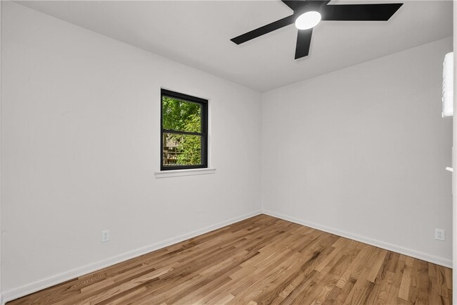 Building Photo - 1414 S W Ave