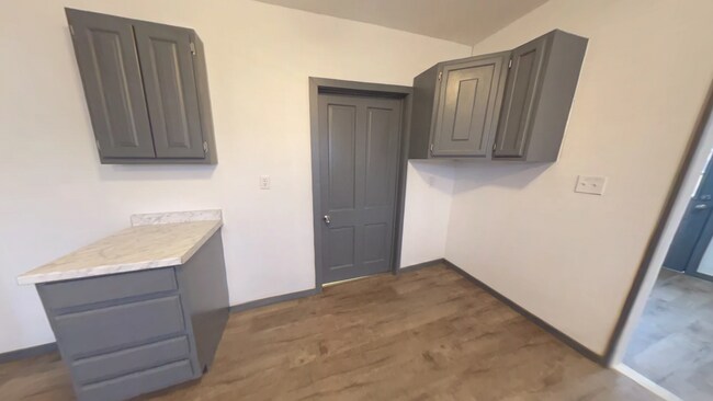 Building Photo - 507 Bellevue St