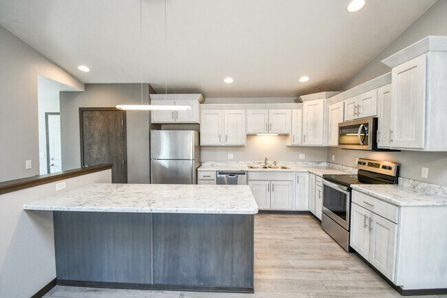 Building Photo - 3616 S Outfield Cir