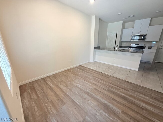 Building Photo - 7331 Sunray Point St